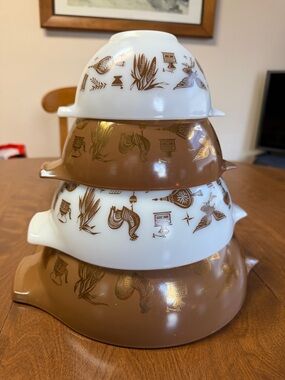Pyrex Early American mixing bowl set